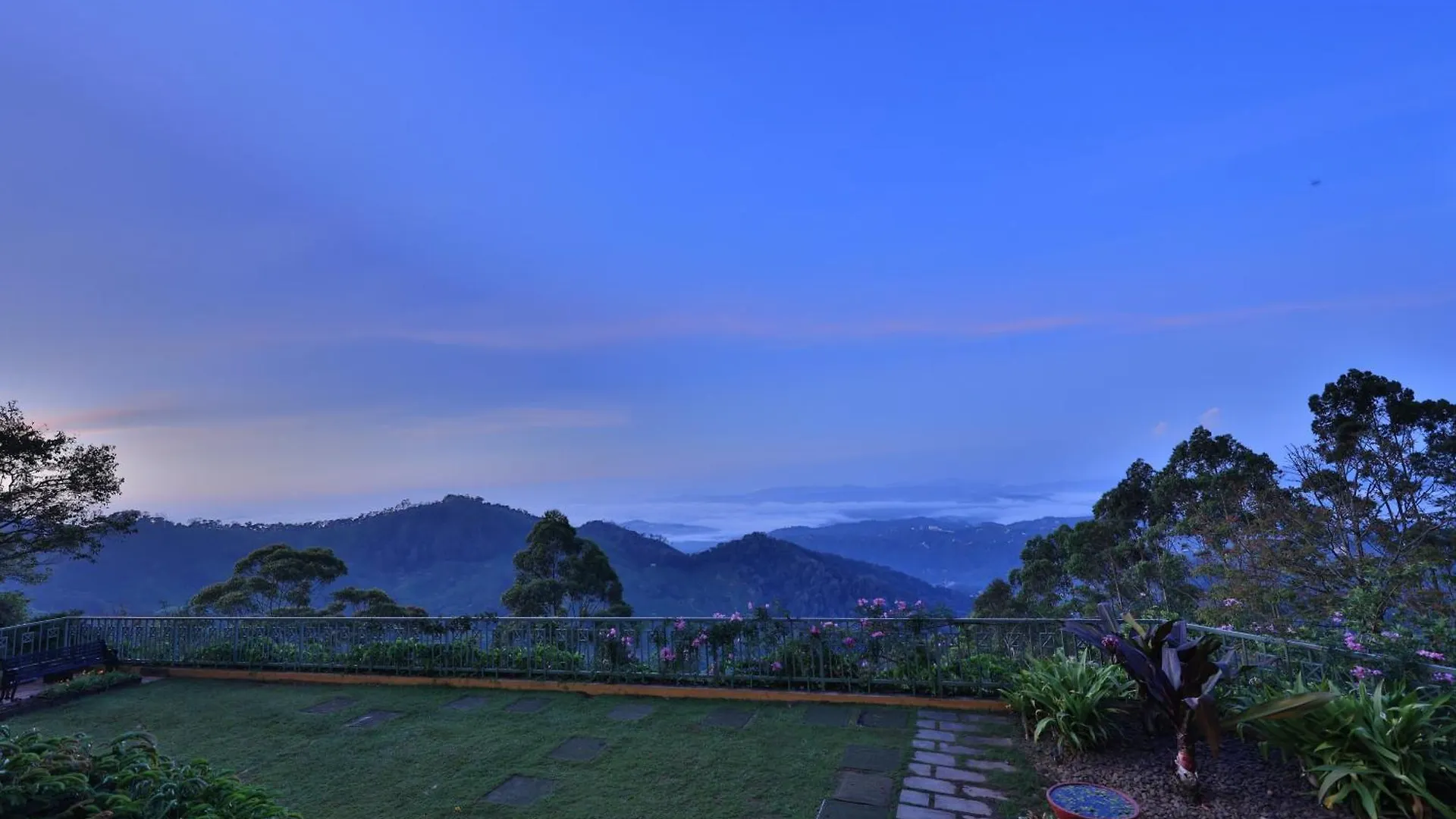 Fragrant Nature Munnar Hotel 5*,